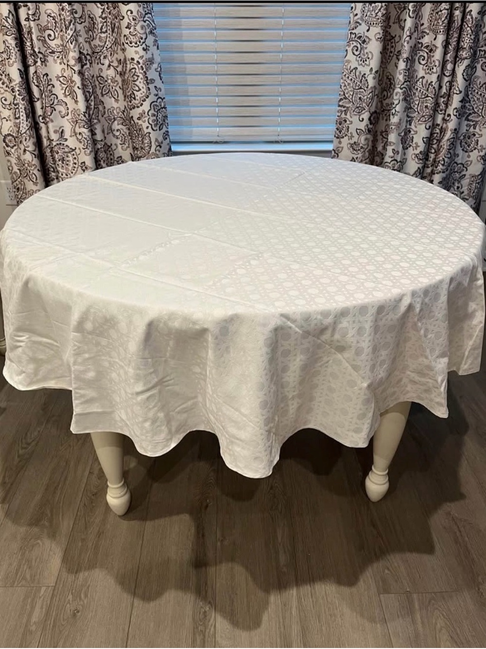 kate spade White Round Tablecloth with Subtle Jacquard Pattern - Picture 1 of 1
